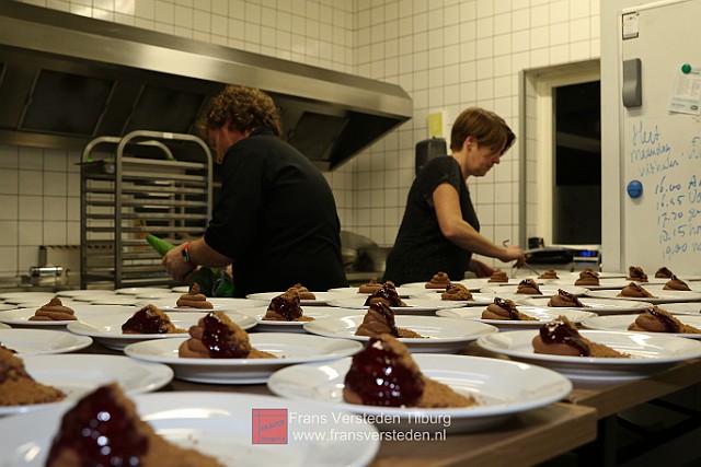 20151220 eetmetjehart kerstdiner2015 frans versteden fotografie tilburginbeeld FRVE9844.jpg